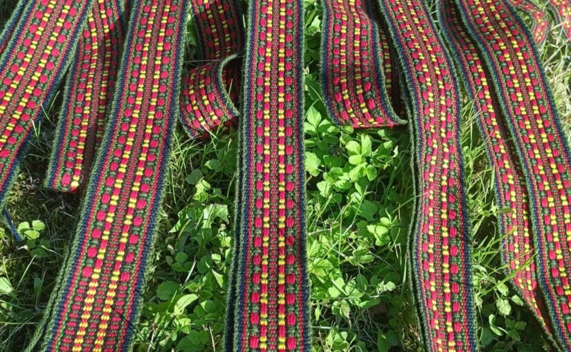 Realizēts projekts “Litenes etnogrāfisko brunču un jostu izgatavošana”